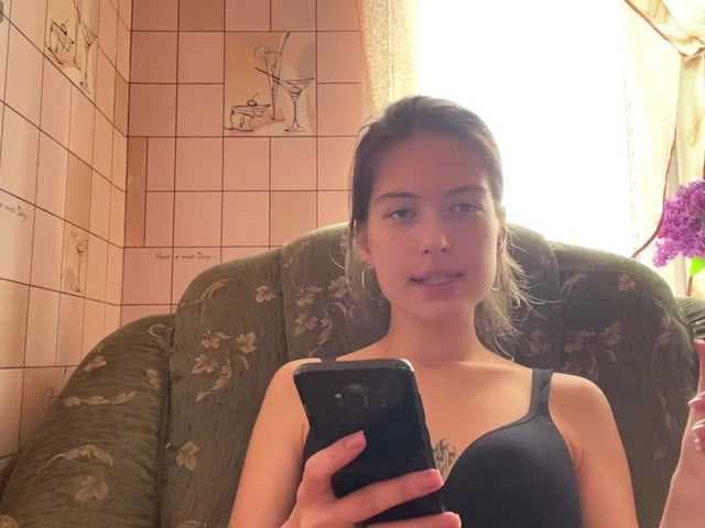 RonnaWillow live cam