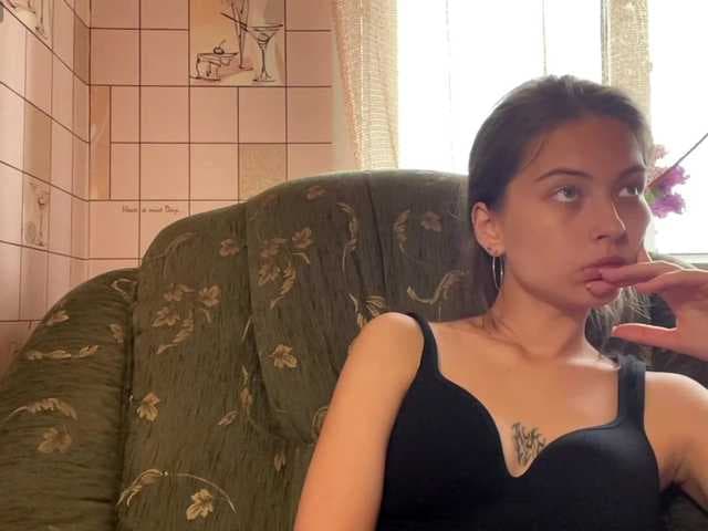RonnaWillow live cam