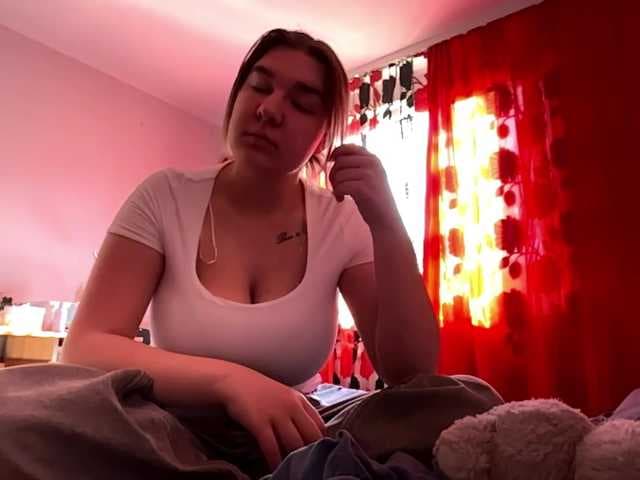 ToyaDerringer live cam