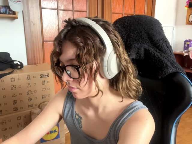 PlushPoutX live cam