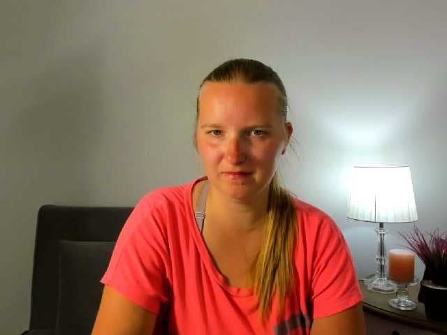 RoseNatural live cam on BongaCams