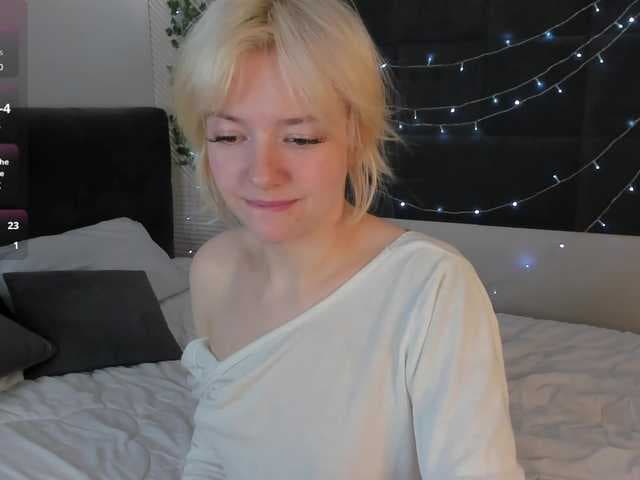LunaaBee live cam
