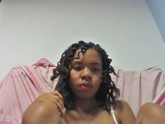 Emelie1a live cam