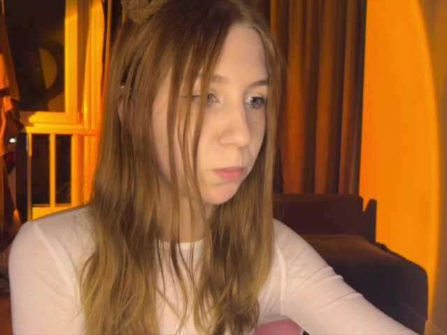 TastyVinni live cam