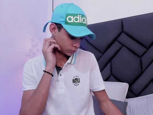 Axel-marcux live cam