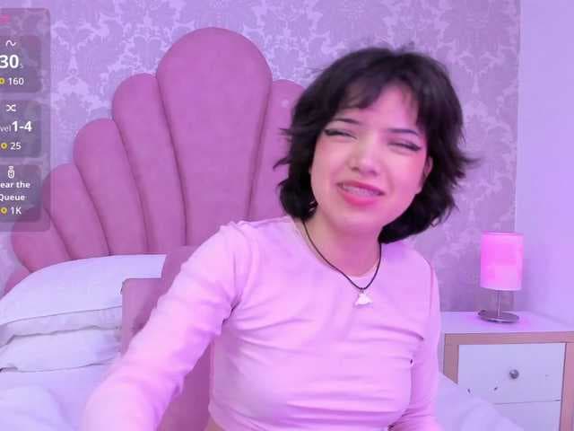 SophieCollins live cam