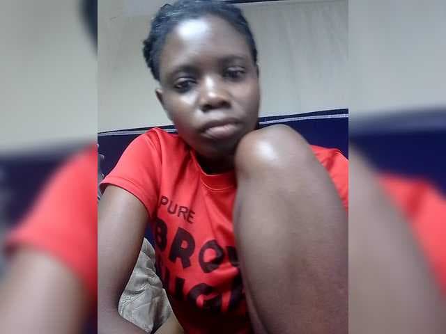 Queenbeea live cam
