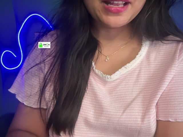QuestQueen live cam