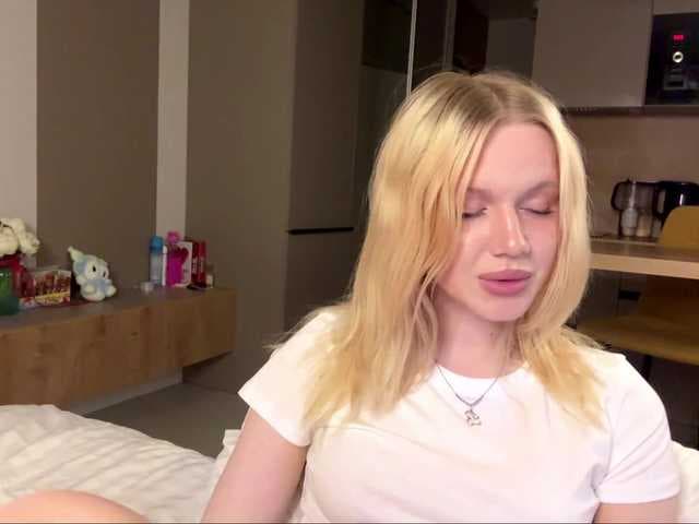 moonavelle live cam