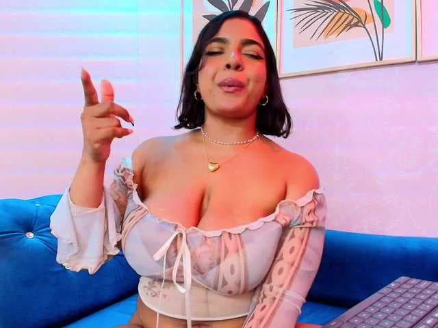 Jade-Nair live cam