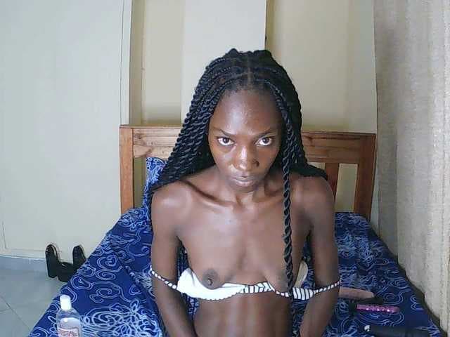 LupitaLyon live cam