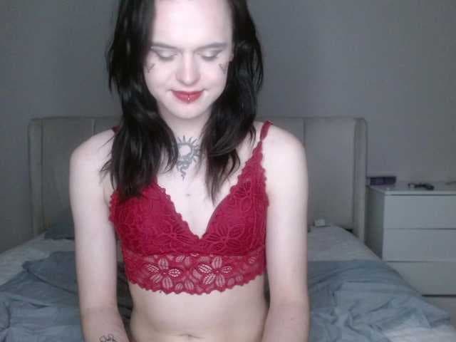 Flora483 live cam