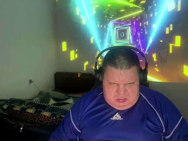 ChubbyDaddy live cam