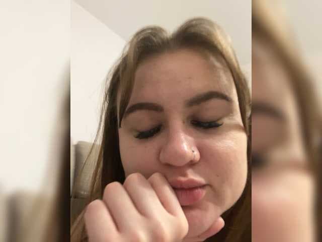 alina08 live cam