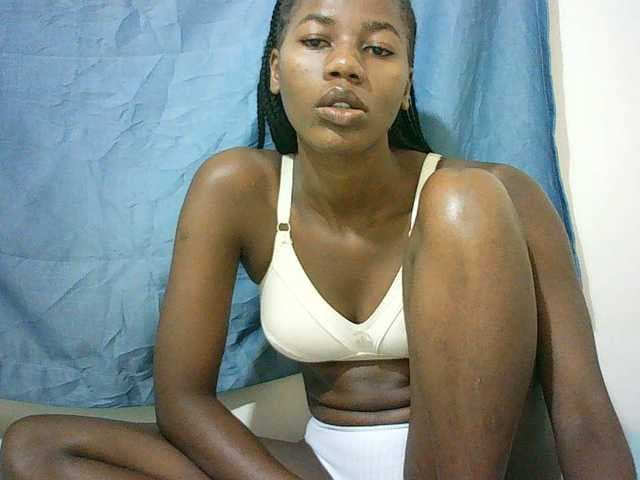 Sexyqueen2 live cam