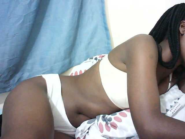 Sexyqueen2 live cam