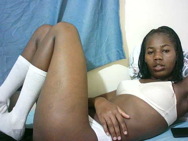 Sexyqueen2 live cam