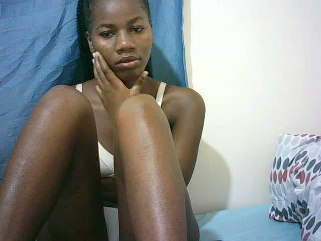 Sexyqueen2 live cam