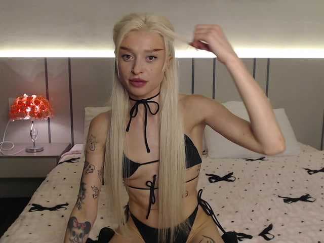 BlondyLi live cam