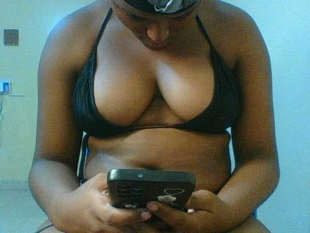 Kishylovee live cam