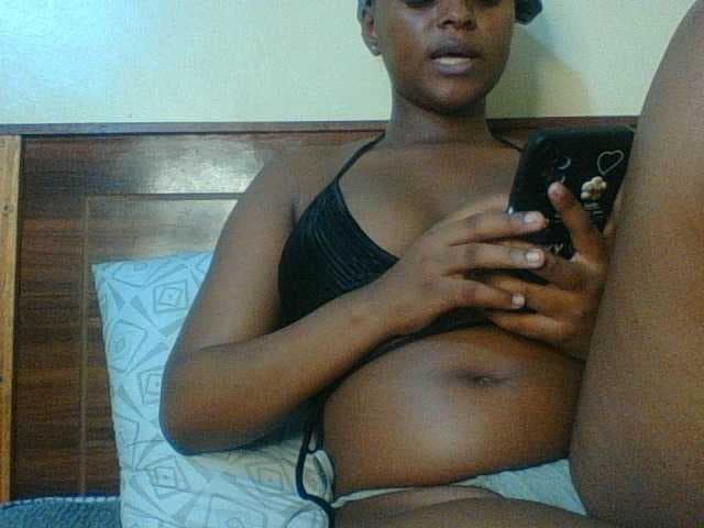 Kishylovee live cam