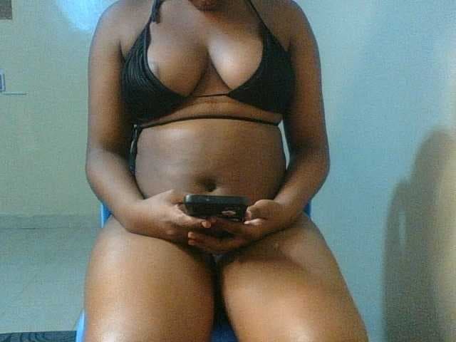 Kishylovee live cam