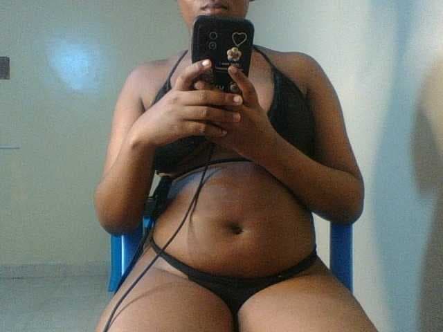 Kishylovee live cam