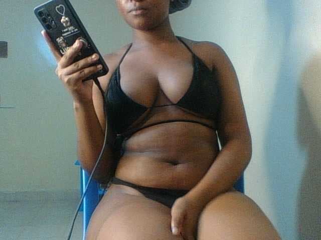 Kishylovee live cam