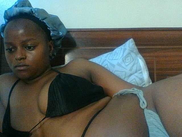 Kishylovee live cam
