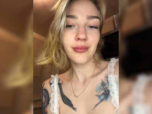 AlinnaAnnila live cam