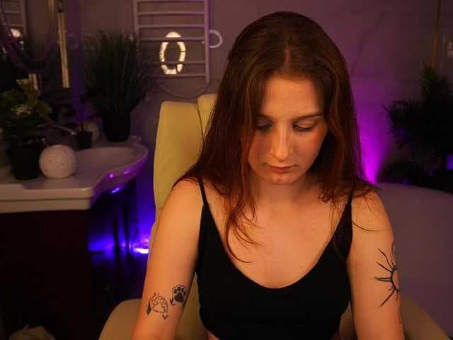 VikVikLove live cam