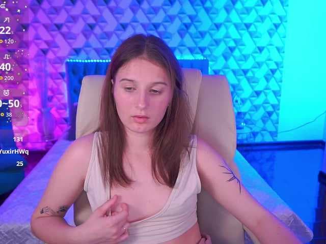 VikVikLove live cam