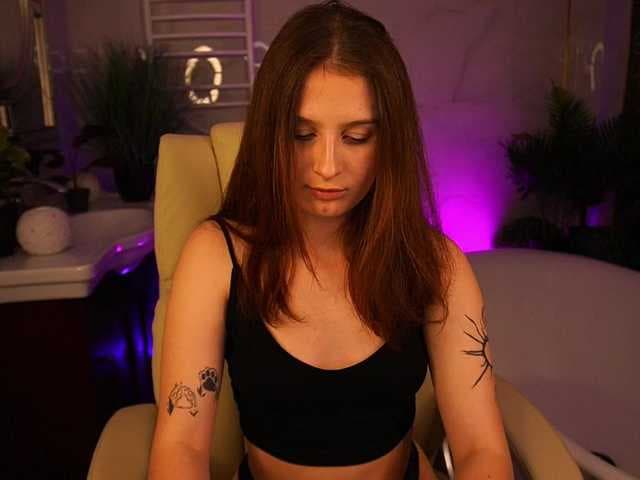 VikVikLove live cam