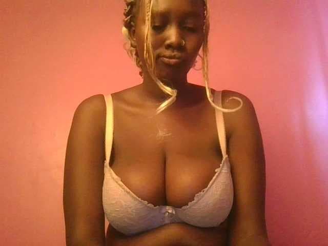 Sexxylucy live cam