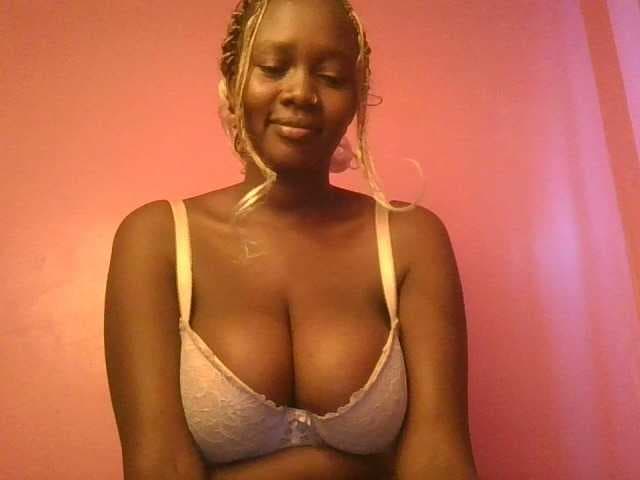 Sexxylucy live cam
