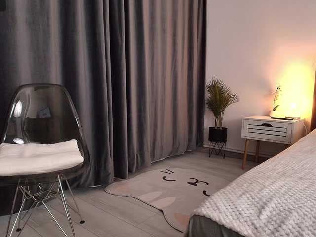 Ava-Monroee live cam