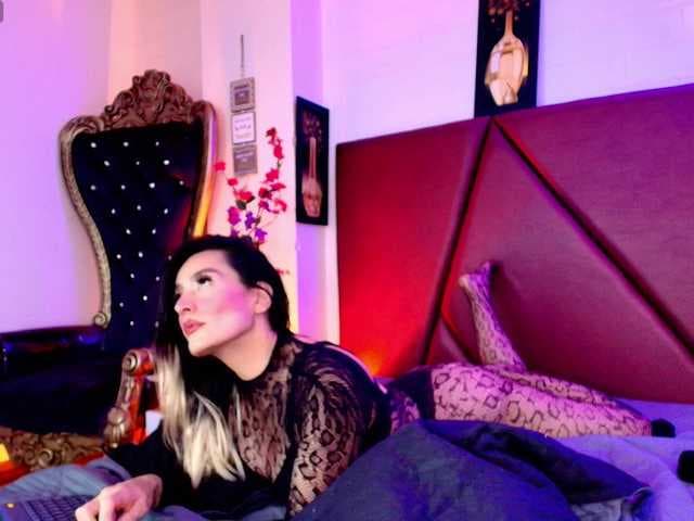Lexieblacke live cam on BongaCams