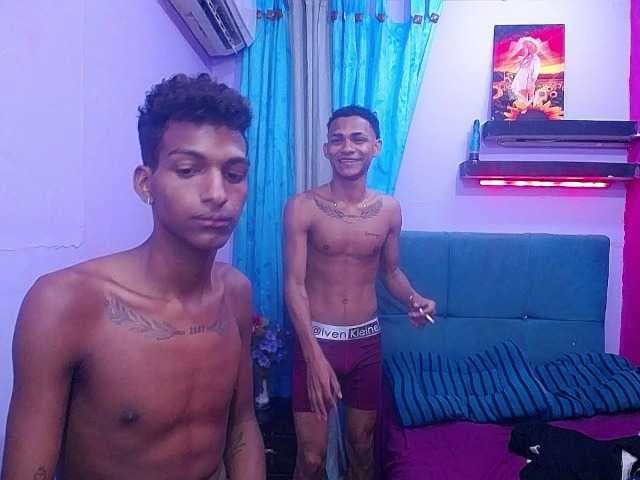 blacktwinks live cam