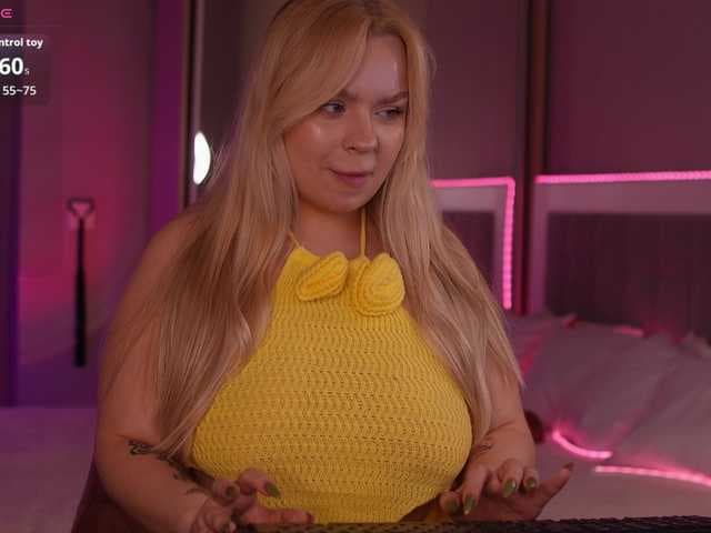 LisaLove4 live cam