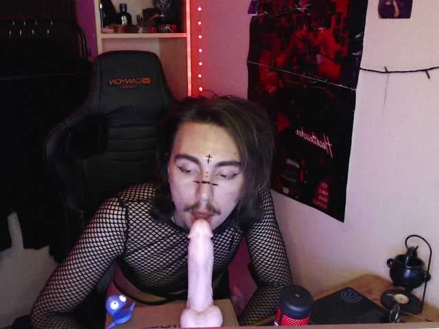 GraveyardLord live cam
