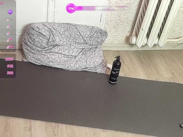 PetiteBunny live cam