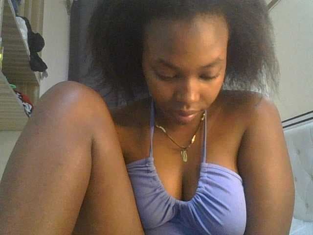 sexylittleprincess1 live cam on BongaCams