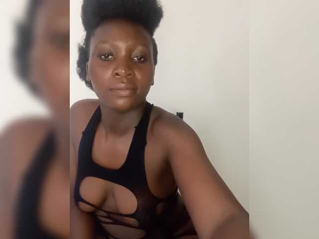 SweetCoochie22 live cam