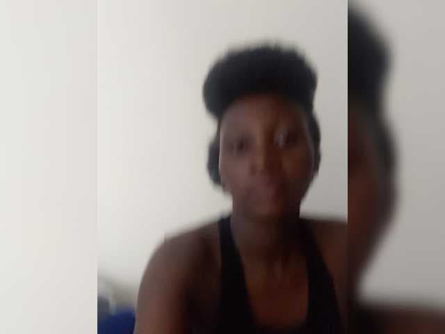 SweetCoochie22 live cam