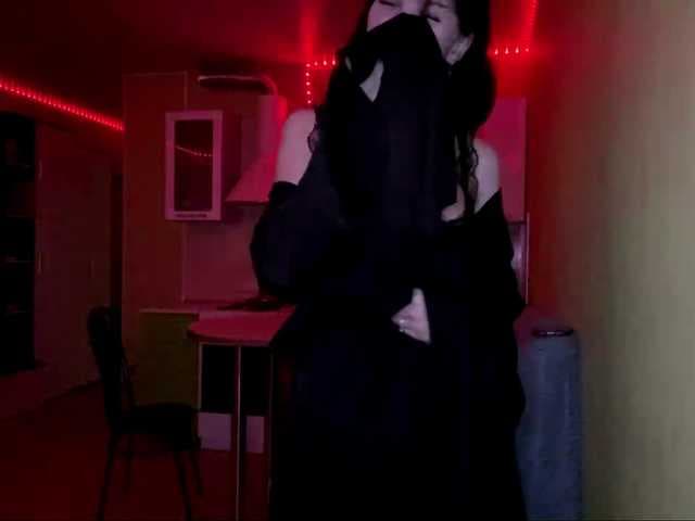 Naomii1 live cam