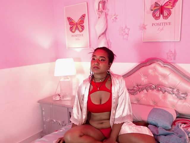 ScarlettToush live cam
