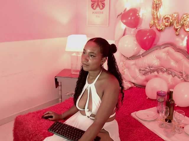 ScarlettToush live cam