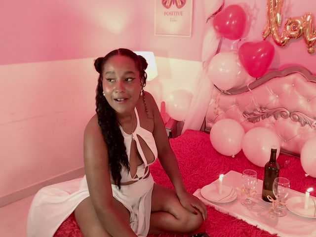 ScarlettToush live cam