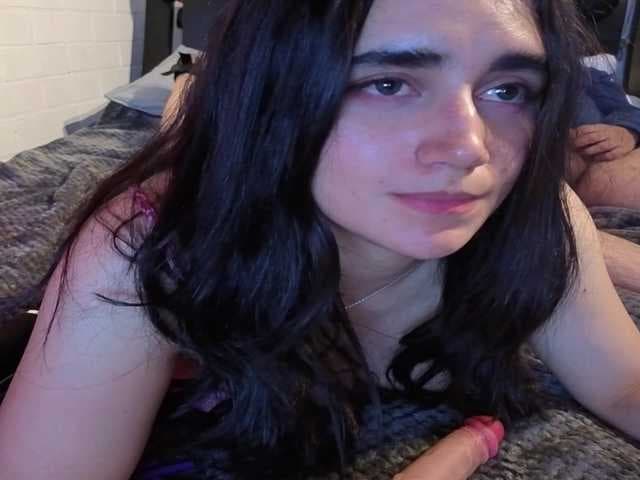 ELowe_Thorne live cam
