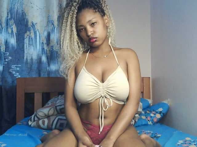 AlexaLovexo live cam